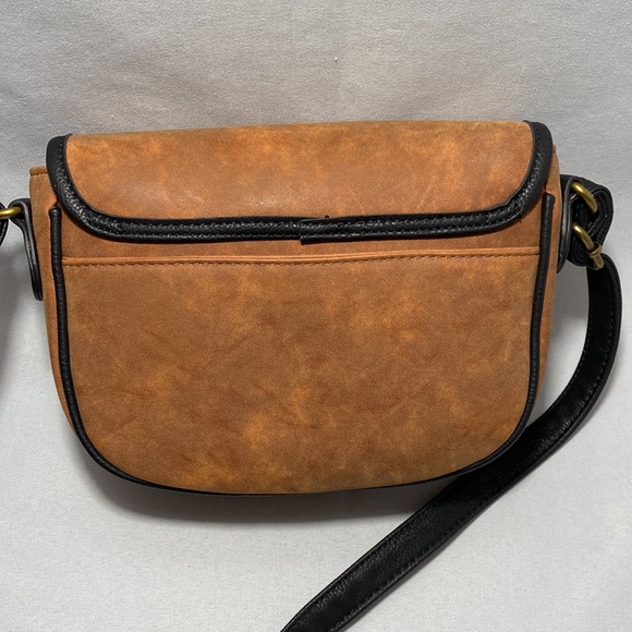 G.H. Bass & Co. tan saddle/crossbody bag - Picture 2 of 7